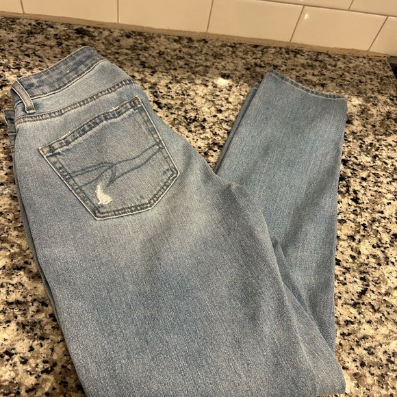 American Eagle Mom Jeans - Picture 4 of 7